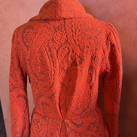 Orange paisley light zipped sweater w shawl collar. - Picture 5 of 10